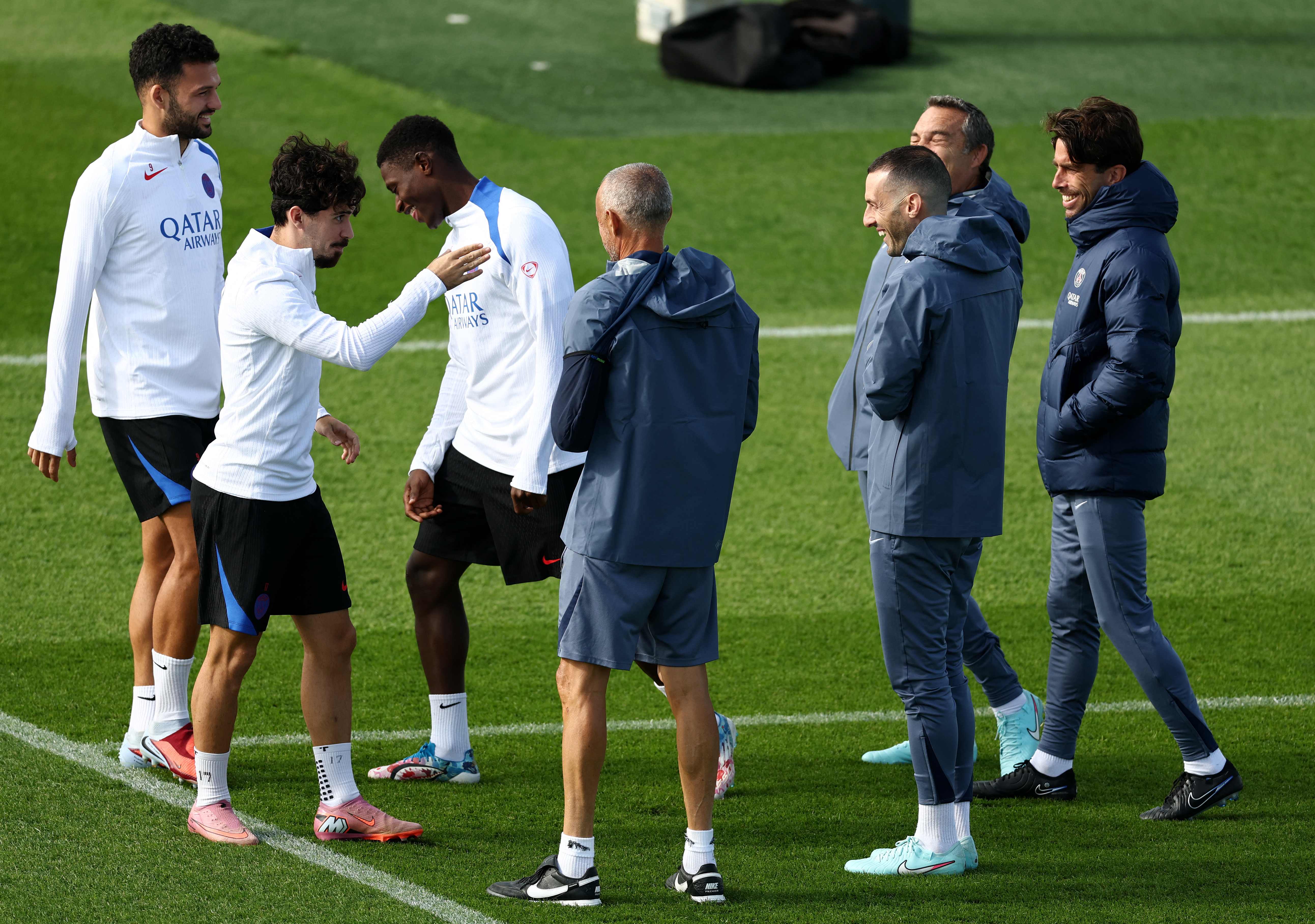 爱游戏下载-赛前巴黎圣日耳曼备战荷甲，复出首秀细节曝光，信心回归，赛程密集仍需轮换的简单介绍