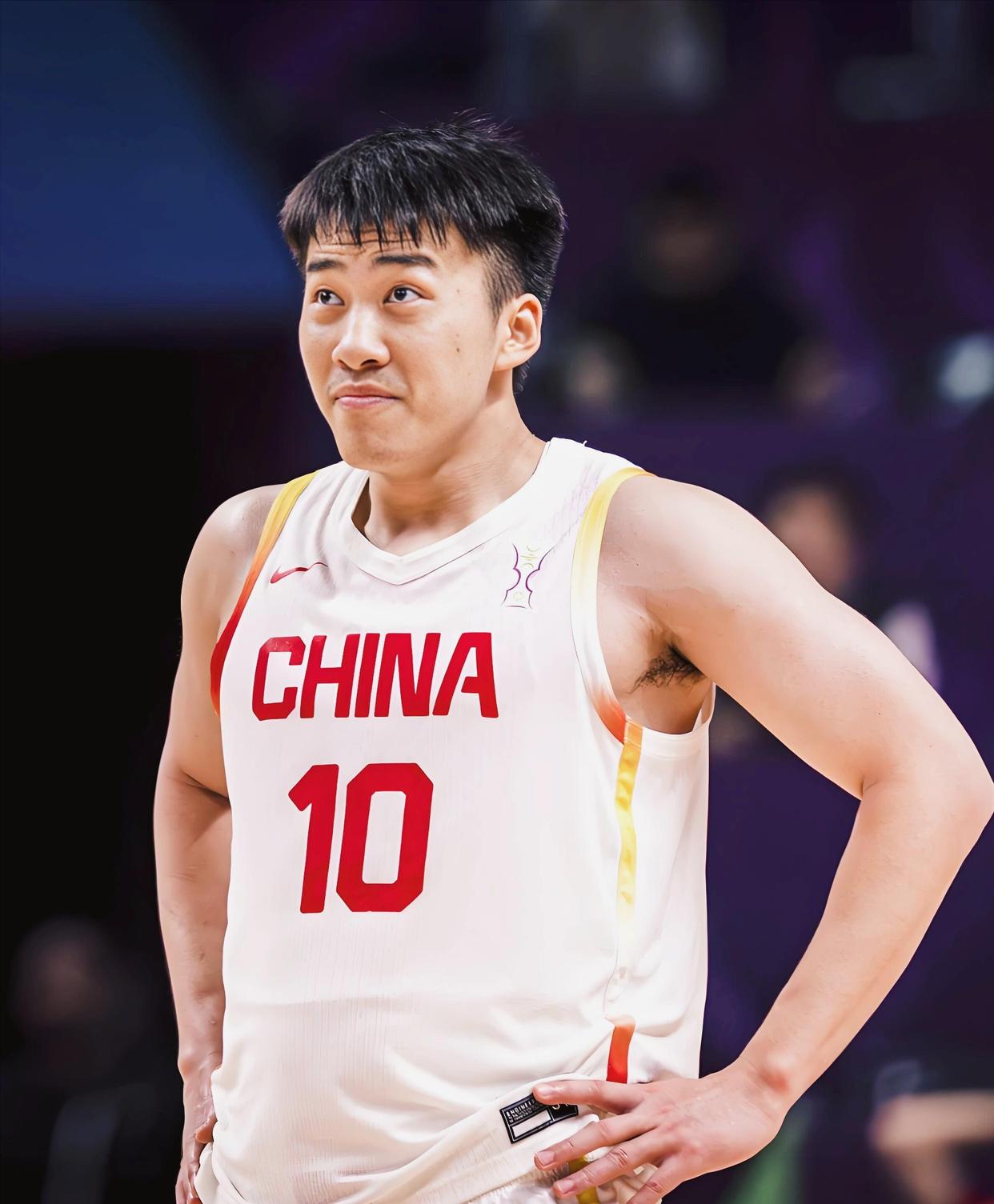 赛后全明星赛传出新动向,深圳男篮更衣室发声,管理层表态——引发热议,年轻球员得到机会的简单介绍 赛后全明星赛传出新动向,深圳男篮更衣室发声,管理层表态——引发热议,年轻球员得到机会的简单介绍